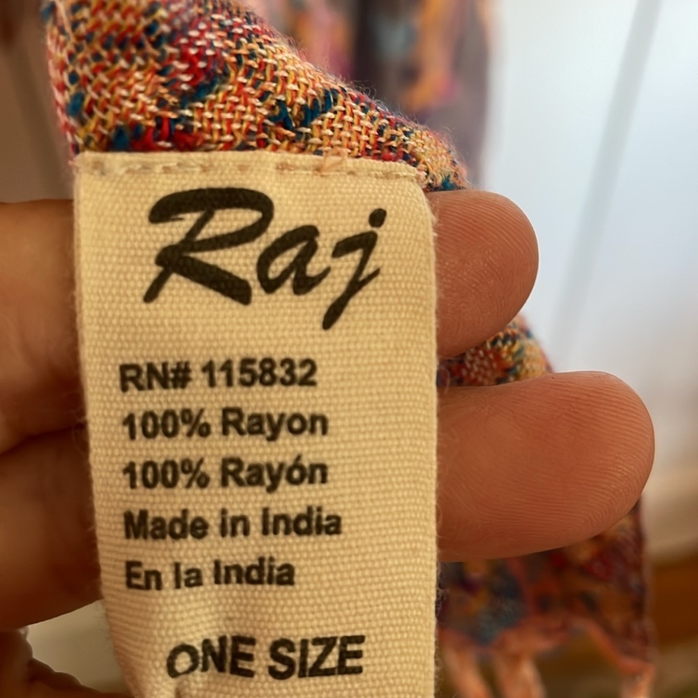 Raj Rose Vest thick stitch embroidery bold pattern boho contemporary breezy vest - Picture 3 of 12